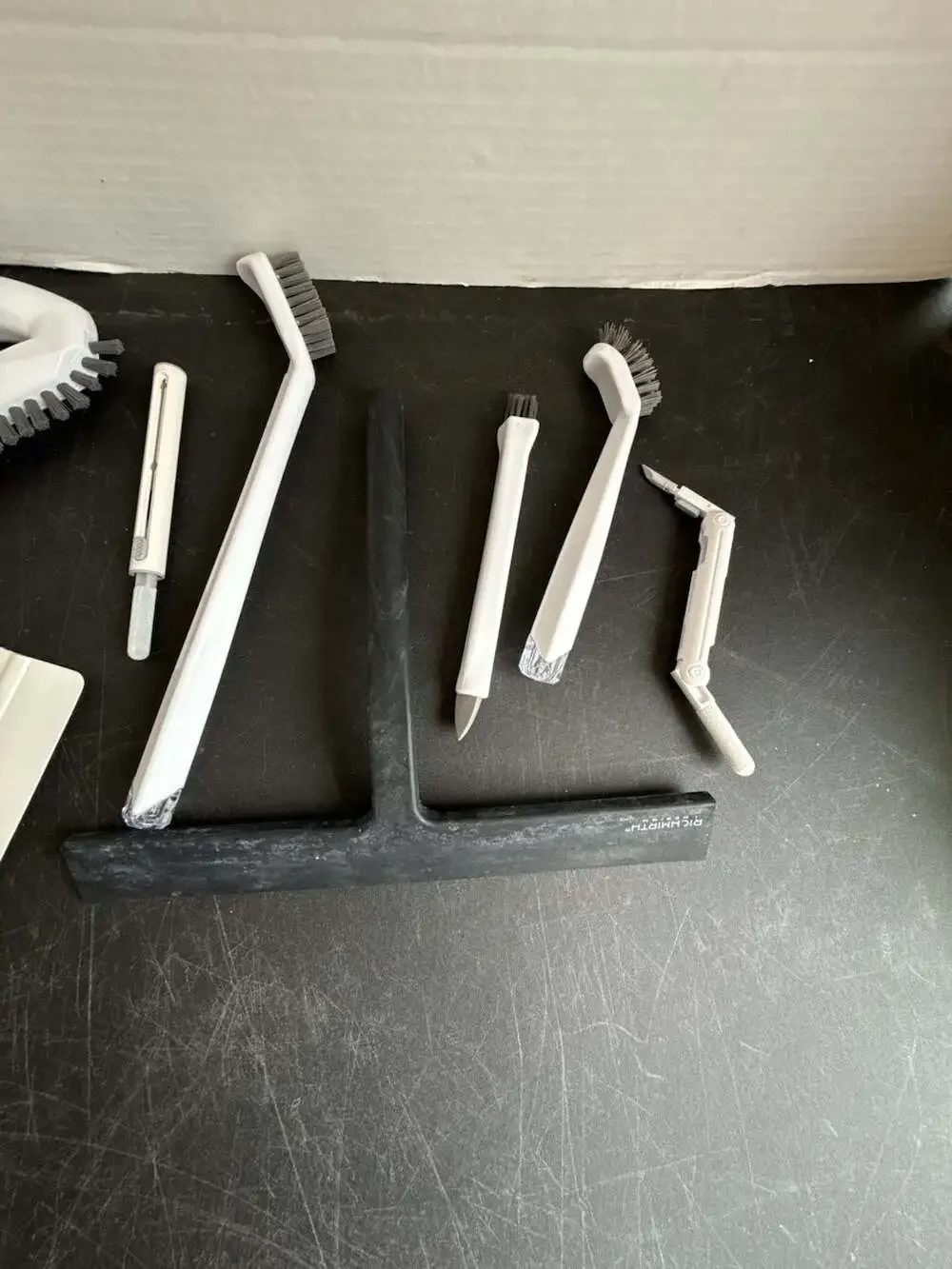 Richmirth Household Cleaning Tool Kit, Scrubbing and Detailing Brush Set